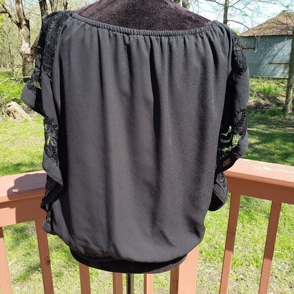 Colleen Lopez  Ladies Off the Shoulder Smocked Top, Small - Picture 6 of 9